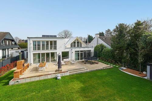 Bild 2 - 9 Zimmer Einfamilienhaus zum Kaufen in Düsseldorf