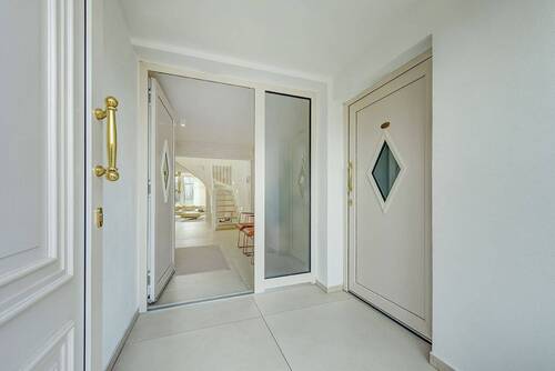 Entrée - 9 Zimmer Einfamilienhaus in Düsseldorf