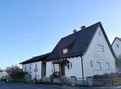 IMG_3406 - Nähe Fa KAESER : EFH & Bungalow mit Einliegerwhg, sofort frei, zu nur 1 Preis