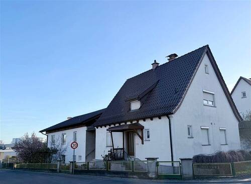 IMG_3406 - Nähe Fa KAESER : EFH & Bungalow mit Einliegerwhg, sofort frei, zu nur 1 Preis