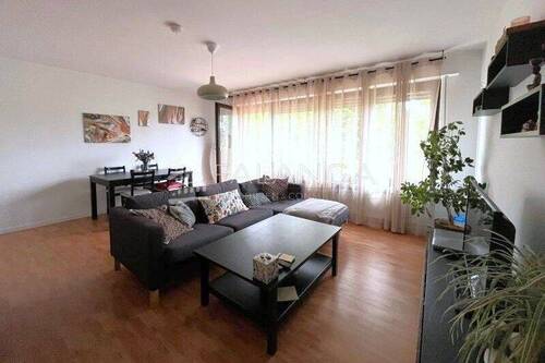 Großzügiges Wohnzimmer - 