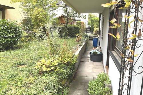 Seitenansicht - Attraktive 3 ½-Zimmer-Wohnung mit separatem Zimmer im Souterrain