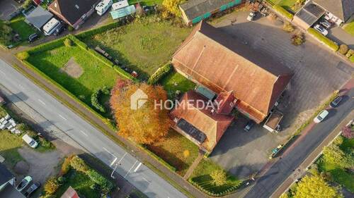 Außenansicht Drohne 4 - Investitionschance: Bauernhaus mit Baugrundstück für 19 Wohneinheiten