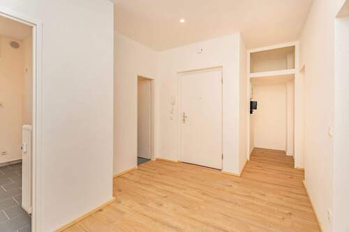 Flur - 4 Zimmer Etagenwohnung in Berlin