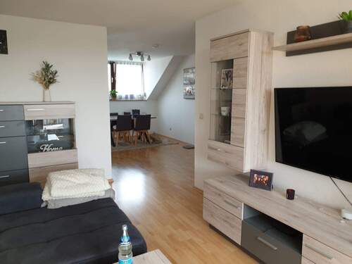 Wohnbereich Richtung Esszimmer - 