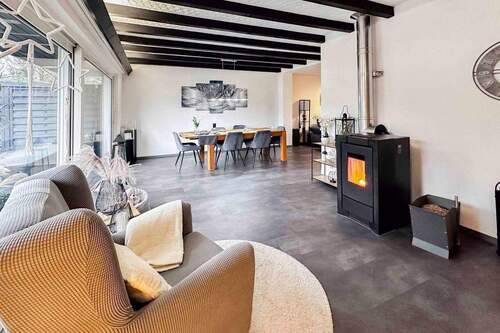 2. Wohnzimmer - 4 Zimmer Einfamilienhaus zum Kaufen in Essen