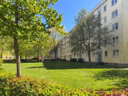 idyllischer Innenhof - 2 Zimmer Etagenwohnung zum Kaufen in Leipzig