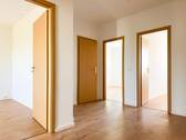 geräumiger Flur - Etagenwohnung mit 67,50 m&sup2; in Leipzig zum Kaufen