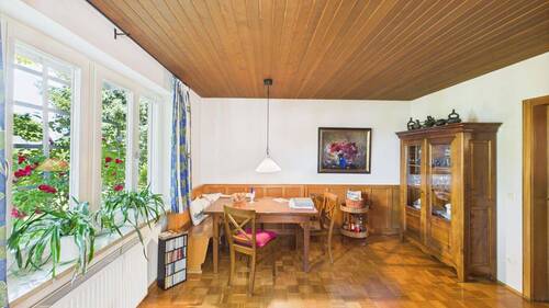 Esszimmer m. Kachelofen - 