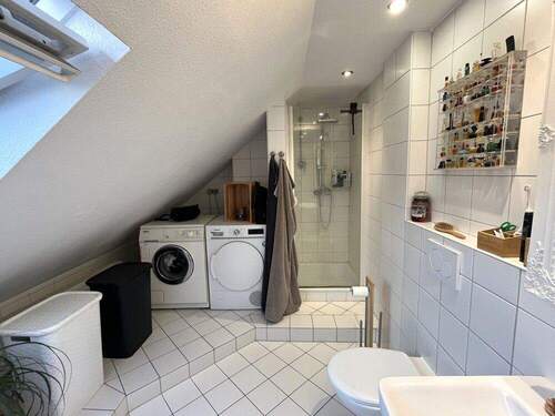 Badezimmer mit Dusche - 