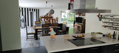 Küche und Essbereich - 5 Zimmer Einfamilienhaus in Hamburg