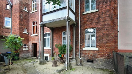 Hofansicht - 1 Zimmer Mehrfamilienhaus, Wohnhaus in Treuen