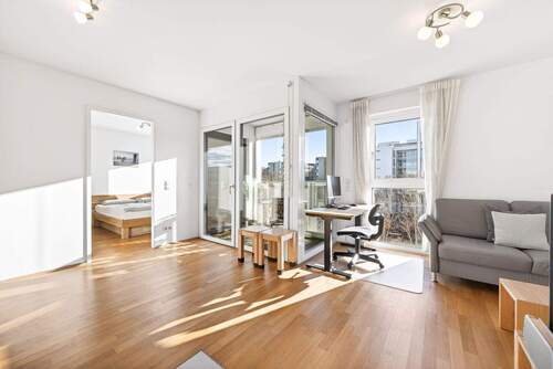 Wohnzimmer mit Loggia - 