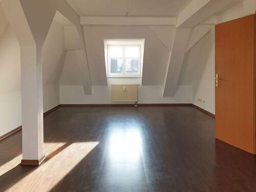 Dachgeschoss - 2 Zimmer Etagenwohnung zur Miete in Leipzig