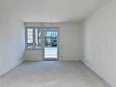 Wohnzimmer mit Balkonzugang - 
