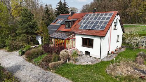 Hausansicht - 4 Zimmer Einfamilienhaus zum Kaufen in Tiefenbach