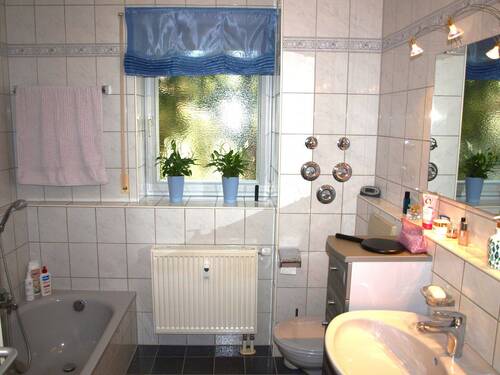 Badezimmer - Etagenwohnung mit 68,70 m² in Landshut zum Kaufen