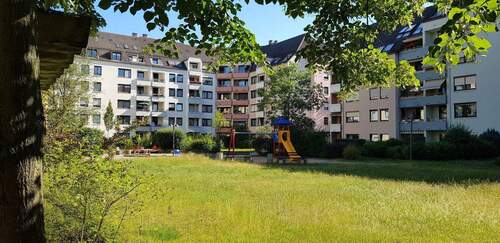 Grüner Innenhof - Top 3-Zimmer-EG-Wohnung mit Balkon und EBK in Nürnberg Nordost