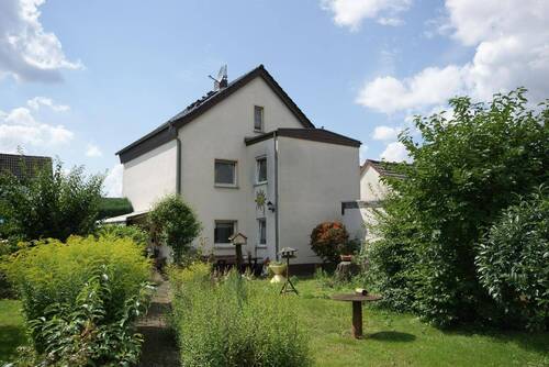 Hausansicht - 5 Zimmer Einfamilienhaus zum Kaufen in Köln