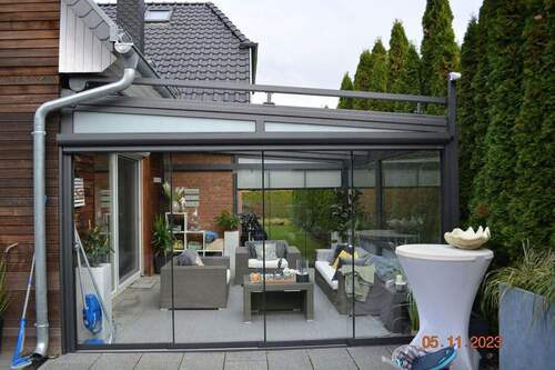 Wintergarten mit Möbel - 5 Zimmer Einfamilienhaus zum Kaufen in Hoppegarten