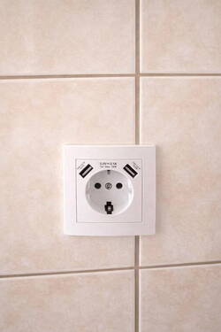 Steckdose mit USB - Anschluss - 