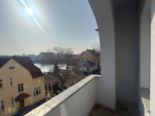 Loggia Ausblick z. Schoss & Altstadt Wasser - 