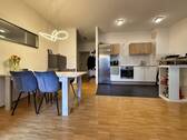 Ansicht Küche Ess Flur - Moderne 2 Zimmer-Eigentumswohnung in schöner Lage von Lahr