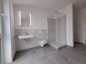Badezimmer - Etagenwohnung mit 91,30 m² in Neumünster zur Miete