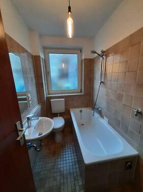 Flur (2) - 2 Zimmer Etagenwohnung in Rosenheim