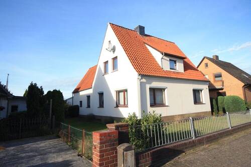 Süd-Ost-Ansicht - 6 Zimmer Einfamilienhaus zum Kaufen in Verden