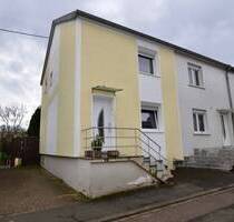 Reiheneckhaus mit Garten in Völklingen - Ludweiler.