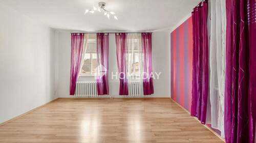 1. OG Schlafzimmer 1 - 