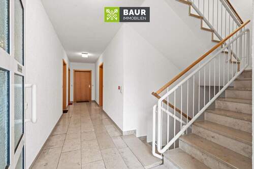 Treppenhaus - 2 Zimmer Etagenwohnung in Ulm