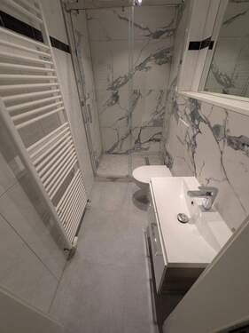 Bad - Terrassenwohnung mit 50,00 m&sup2; in Rüdesheim am Rhein zur Miete