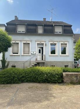 Bild 1 - Charmantes Einfamilienhaus mit Potenzial - Renovierungsbedürftiges Zuhause in Völklingen-Wehrden