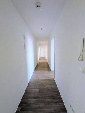 Flur.jpg - 4 Zimmer Etagenwohnung in Gera