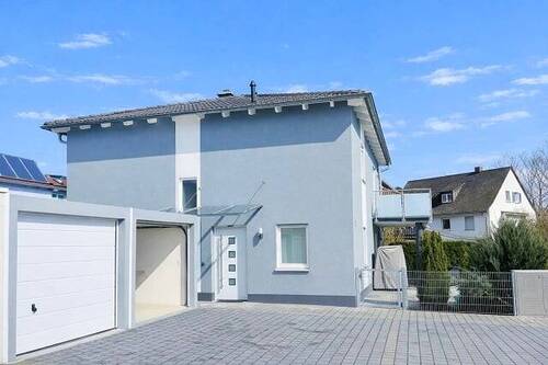 Front seitlich 1 - Einfamilienhaus mit 151,00 m&sup2; in Schwabach zum Kaufen