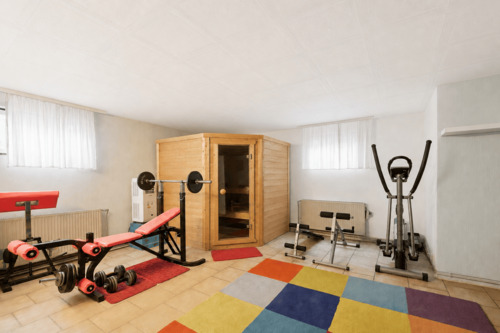 SAUNA-/FITNESSRAUM IM KELLER - 