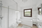BADEZIMMER IM ERDGESCHOSS - 