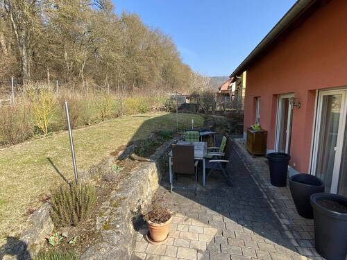 Gemütliche Terrasse am Haus - 