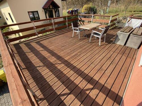 Von der Sonne verwöhnter Balkon - 