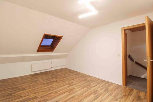 Schlafzimmer DG - Einfamilienhaus in Springe zum Kaufen