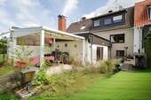 Gartenansicht - Ein Haus mit Geschichte - bereit für Ihre Zukunft!