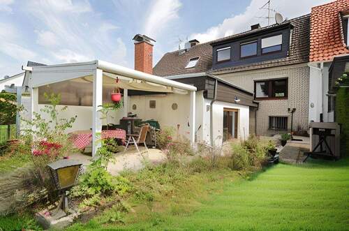 Gartenansicht - Ein Haus mit Geschichte - bereit für Ihre Zukunft!