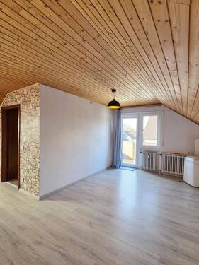 Zugang Balkon - Hübsche 2-Zimmer-Wohnung mit Balkon in MA-Seckenheim! Einzugsbereit & mit Bonbon!