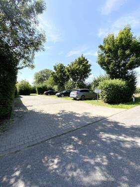 zur ETW gehört auch ein eigener Stellplatz - 