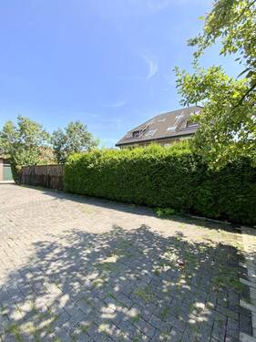 die Rückansicht des Gebäudes - 