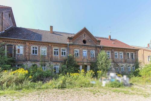 Außenansicht - 8 Zimmer Mehrfamilienhaus, Wohnhaus zum Kaufen in Klipphausen