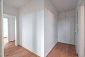 Flur mit Einbauschrank - 