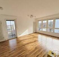 Einziehen und Wohlfühlen - Attraktive 2 Zimmer Wohnung mit Sonnenbalkon in guter und zentraler Lage von Amberg